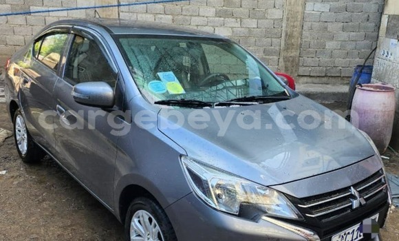 ይግዙ ያገለገለ Mitsubishi Attrage ሌላ መኪና በ አዲስ አበባ በ ኢትዮጵያ