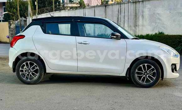 Acheter Occasion Voiture Suzuki Swift Blanc à Addis Ababa, Ethiopie Acheter Occasion Voiture Suzuki Swift Blanc à Addis Ababa, Ethiopie