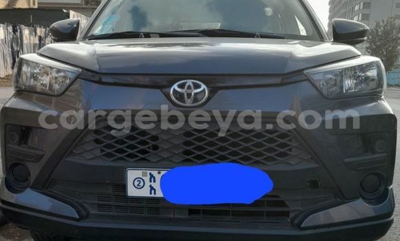 ይግዙ ያገለገለ Toyota Ractis ጥቁር መኪና በ አዲስ አበባ በ ኢትዮጵያ