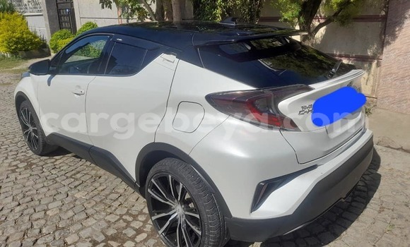 Buy Used Toyota C-HR White Car in Addis–Ababa in Ethiopia Buy Used Toyota C-HR White Car in Addis–Ababa in Ethiopia
