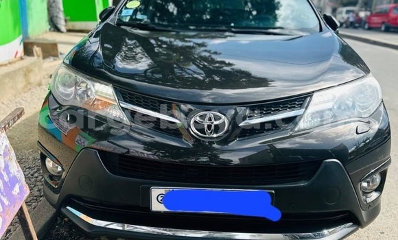 ይግዙ ያገለገለ Toyota RAV4 ጥቁር መኪና በ አዲስ አበባ በ ኢትዮጵያ