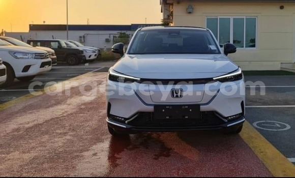 ይግዙ ያገለገለ Honda Edix ነጭ መኪና በ አዲስ አበባ በ ኢትዮጵያ