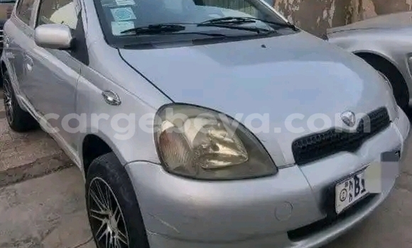 Oofamaa Toyota Vitz Silver Makiinaa iti Addis–Ababa keessatti Ethiopia keessatti Oofamaa Toyota Vitz Silver Makiinaa iti Addis–Ababa keessatti Ethiopia keessatti