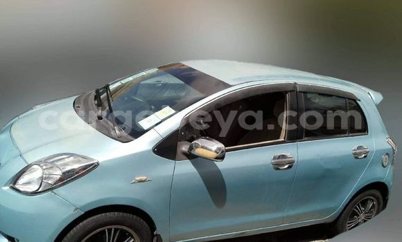 ይግዙ ያገለገለ Toyota Yaris ሰማያዊ መኪና በ አዲስ አበባ በ ኢትዮጵያ ይግዙ ያገለገለ Toyota Yaris ሰማያዊ መኪና በ አዲስ አበባ በ ኢትዮጵያ