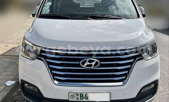 Buy Used Hyundai H1 White Car in Addis–Ababa in Ethiopia