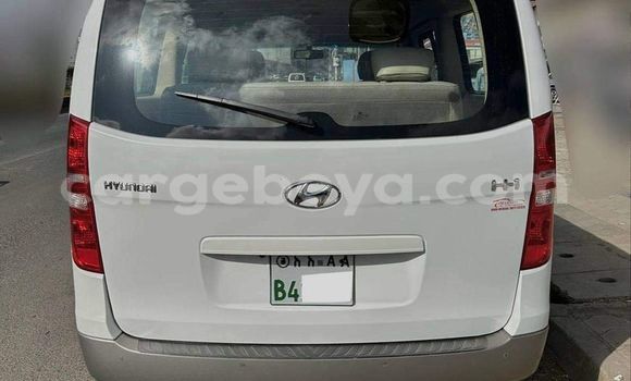 ይግዙ ያገለገለ Hyundai H1 ነጭ መኪና በ አዲስ አበባ በ ኢትዮጵያ ይግዙ ያገለገለ Hyundai H1 ነጭ መኪና በ አዲስ አበባ በ ኢትዮጵያ