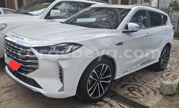 Buy Used Range Rover Range Rover White Car in Addis–Ababa in Ethiopia Buy Used Range Rover Range Rover White Car in Addis–Ababa in Ethiopia