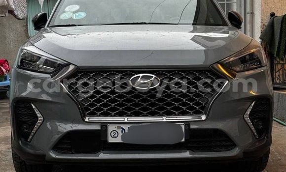 Oofamaa Hyundai Tucson Beige Makiinaa iti Addis–Ababa keessatti Ethiopia keessatti