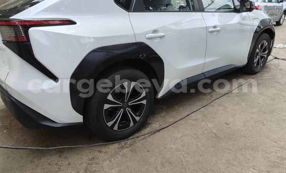 Acheter Occasion Voiture Toyota Belta Blanc à Abomsa, Oromia Acheter Occasion Voiture Toyota Belta Blanc à Abomsa, Oromia