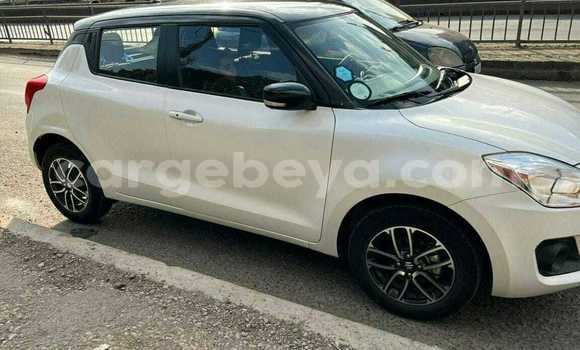 Acheter Occasion Voiture Suzuki Swift Blanc à Addis Ababa, Ethiopie Acheter Occasion Voiture Suzuki Swift Blanc à Addis Ababa, Ethiopie