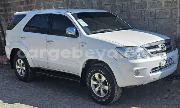 Acheter Occasion Voiture Toyota Fortuner Blanc à Addis Ababa, Ethiopie Acheter Occasion Voiture Toyota Fortuner Blanc à Addis Ababa, Ethiopie