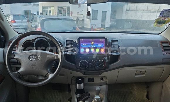 Acheter Occasion Voiture Toyota Fortuner Blanc à Addis Ababa, Ethiopie Acheter Occasion Voiture Toyota Fortuner Blanc à Addis Ababa, Ethiopie