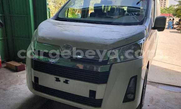 Buy Used Toyota Hiace White Car in Addis–Ababa in Ethiopia