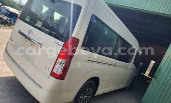 Acheter Occasion Voiture Toyota Hiace Blanc à Addis Ababa, Ethiopie Acheter Occasion Voiture Toyota Hiace Blanc à Addis Ababa, Ethiopie