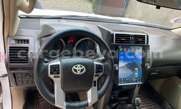 Acheter Occasion Voiture Toyota Land Cruiser Prado Blanc à Addis Ababa, Ethiopie Acheter Occasion Voiture Toyota Land Cruiser Prado Blanc à Addis Ababa, Ethiopie