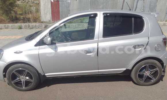 Oofamaa Toyota Vitz Other Makiinaa iti Addis–Ababa keessatti Ethiopia keessatti