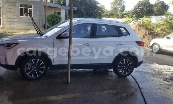 Acheter Occasion Voiture FAW Besturn B50 Blanc à Addis Ababa, Ethiopie Acheter Occasion Voiture FAW Besturn B50 Blanc à Addis Ababa, Ethiopie