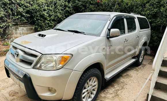 Buy Used Toyota Hilux White Car in Addis–Ababa in Ethiopia