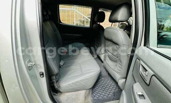 Acheter Occasion Voiture Toyota Hilux Blanc à Addis Ababa, Ethiopie Acheter Occasion Voiture Toyota Hilux Blanc à Addis Ababa, Ethiopie