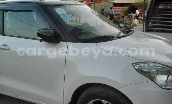 ይግዙ ያገለገለ Suzuki Swift ነጭ መኪና በ አዲስ አበባ በ ኢትዮጵያ ይግዙ ያገለገለ Suzuki Swift ነጭ መኪና በ አዲስ አበባ በ ኢትዮጵያ