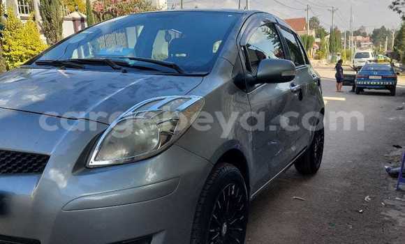 ይግዙ ያገለገለ Toyota Yaris ጥቁር መኪና በ አዲስ አበባ በ ኢትዮጵያ ይግዙ ያገለገለ Toyota Yaris ጥቁር መኪና በ አዲስ አበባ በ ኢትዮጵያ