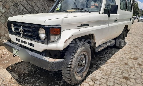 ይግዙ ያገለገለ Toyota Raum ነጭ መኪና በ አዲስ አበባ በ ኢትዮጵያ ይግዙ ያገለገለ Toyota Raum ነጭ መኪና በ አዲስ አበባ በ ኢትዮጵያ