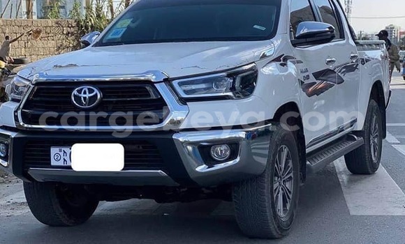 Buy Used Toyota Hilux White Car in Addiet–Canna in Ethiopia