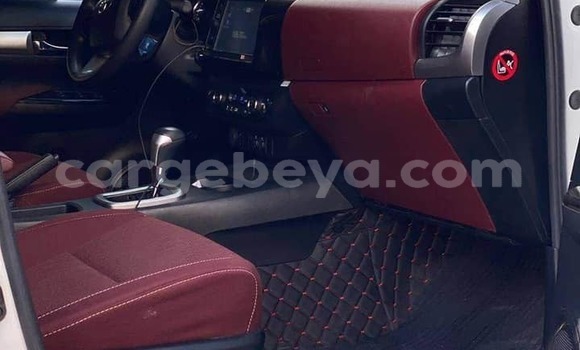ይግዙ ያገለገለ Toyota Hilux ነጭ መኪና በ አቢይቲ–ካና በ ኢትዮጵያ ይግዙ ያገለገለ Toyota Hilux ነጭ መኪና በ አቢይቲ–ካና በ ኢትዮጵያ