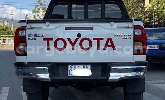 ይግዙ ያገለገለ Toyota Hilux ነጭ መኪና በ አቢይቲ–ካና በ ኢትዮጵያ ይግዙ ያገለገለ Toyota Hilux ነጭ መኪና በ አቢይቲ–ካና በ ኢትዮጵያ