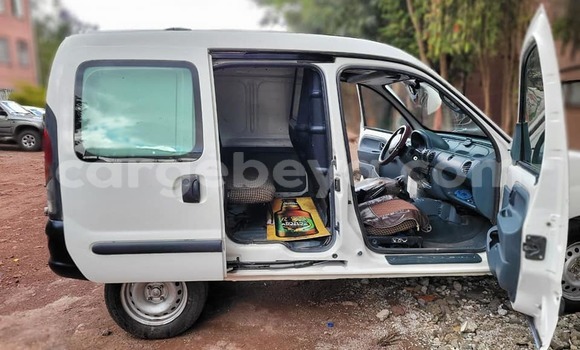 ይግዙ ያገለገለ Renault Kangoo ነጭ መኪና በ አቢይቲ–ካና በ ኢትዮጵያ ይግዙ ያገለገለ Renault Kangoo ነጭ መኪና በ አቢይቲ–ካና በ ኢትዮጵያ