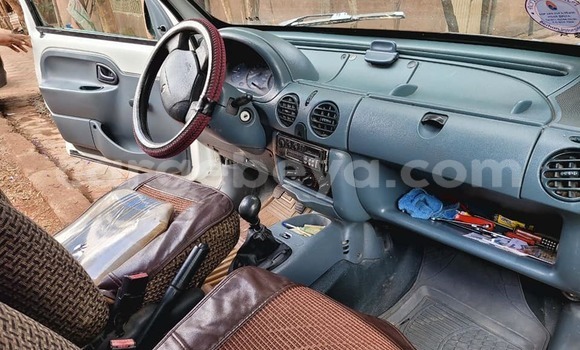 ይግዙ ያገለገለ Renault Kangoo ነጭ መኪና በ አቢይቲ–ካና በ ኢትዮጵያ ይግዙ ያገለገለ Renault Kangoo ነጭ መኪና በ አቢይቲ–ካና በ ኢትዮጵያ