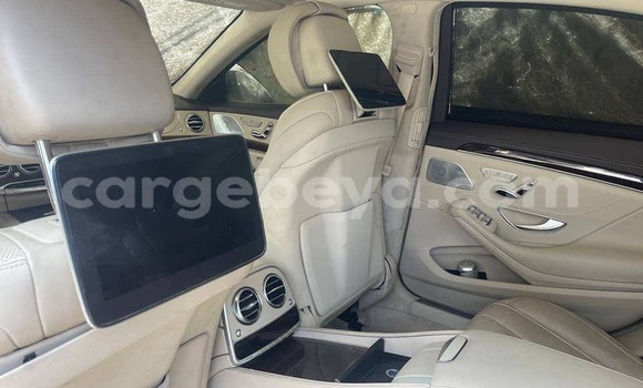 ይግዙ ያገለገለ Mercedes-Benz S–Class ጥቁር መኪና በ አዲስ አበባ በ ኢትዮጵያ ይግዙ ያገለገለ Mercedes-Benz S–Class ጥቁር መኪና በ አዲስ አበባ በ ኢትዮጵያ