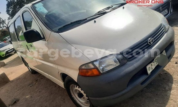 ይግዙ ያገለገለ Toyota Dolphin ነጭ መኪና በ አዲስ አበባ በ ኢትዮጵያ ይግዙ ያገለገለ Toyota Dolphin ነጭ መኪና በ አዲስ አበባ በ ኢትዮጵያ