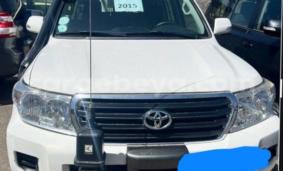Acheter Occasion Voiture Toyota Land Cruiser Blanc à Addis Ababa, Ethiopie Acheter Occasion Voiture Toyota Land Cruiser Blanc à Addis Ababa, Ethiopie