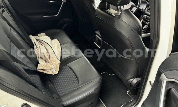 Acheter Occasion Voiture Toyota RAV4 Blanc à Addis Ababa, Ethiopie Acheter Occasion Voiture Toyota RAV4 Blanc à Addis Ababa, Ethiopie