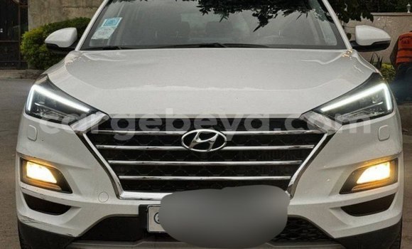 Buy Used Hyundai Tucson White Car in Addis–Ababa in Ethiopia