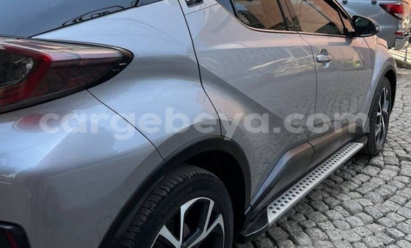 ይግዙ ያገለገለ Toyota C-HR ብር መኪና በ አዲስ አበባ በ ኢትዮጵያ ይግዙ ያገለገለ Toyota C-HR ብር መኪና በ አዲስ አበባ በ ኢትዮጵያ