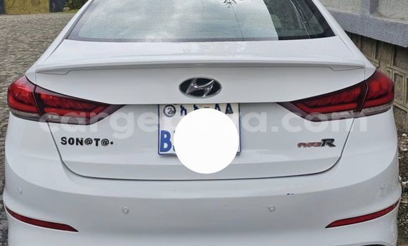 Buy Used Hyundai Elantra White Car in Addigrat in Tigray Buy Used Hyundai Elantra White Car in Addigrat in Tigray