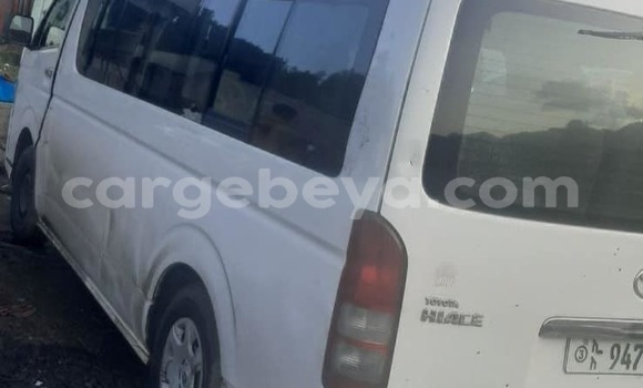 ይግዙ ያገለገለ Toyota Hiace ነጭ መኪና በ አዲስ አበባ በ ኢትዮጵያ ይግዙ ያገለገለ Toyota Hiace ነጭ መኪና በ አዲስ አበባ በ ኢትዮጵያ