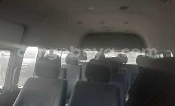 ይግዙ ያገለገለ Toyota Hiace ነጭ መኪና በ አዲስ አበባ በ ኢትዮጵያ ይግዙ ያገለገለ Toyota Hiace ነጭ መኪና በ አዲስ አበባ በ ኢትዮጵያ