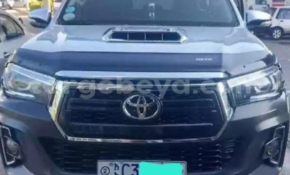 Oofamaa Toyota Hiluxe Revo Other Makiinaa iti Addiet–Canna keessatti Ethiopia keessatti