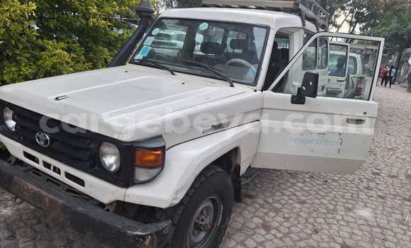 Acheter Occasion Voiture Toyota Camry (Japan) Blanc à Addiet–Canna, Ethiopie