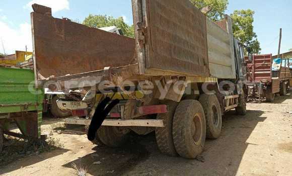 ይግዙ ያገለገለ Suzuki Dzire ጥቁር የጭነት መኪና በ አዲስ አበባ በ ኢትዮጵያ ይግዙ ያገለገለ Suzuki Dzire ጥቁር የጭነት መኪና በ አዲስ አበባ በ ኢትዮጵያ