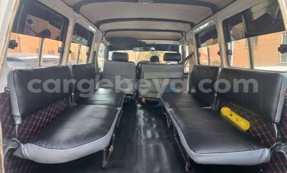 Acheter Occasion Voiture Toyota Hilux Blanc à Addiet–Canna, Ethiopie Acheter Occasion Voiture Toyota Hilux Blanc à Addiet–Canna, Ethiopie