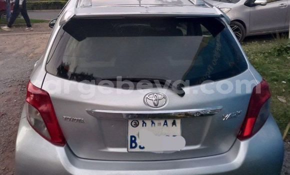 Acheter Occasion Voiture Toyota Yaris Gris à Addis Ababa, Ethiopie Acheter Occasion Voiture Toyota Yaris Gris à Addis Ababa, Ethiopie