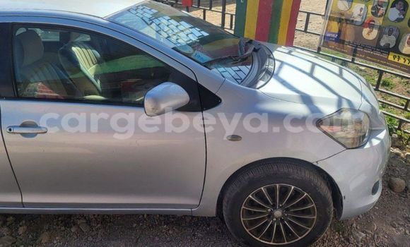 Acheter Occasion Voiture Toyota Yaris Gris à Addis Ababa, Ethiopie Acheter Occasion Voiture Toyota Yaris Gris à Addis Ababa, Ethiopie