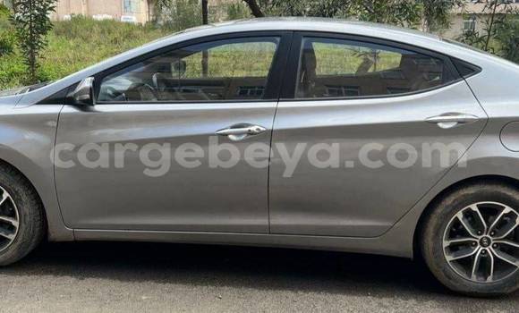 Oofamaa Hyundai Avante Other Makiinaa iti Addis–Ababa keessatti Ethiopia keessatti Oofamaa Hyundai Avante Other Makiinaa iti Addis–Ababa keessatti Ethiopia keessatti