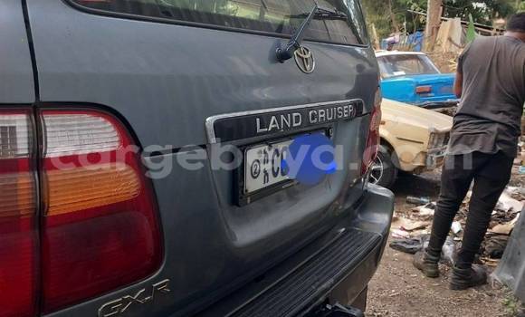Oofamaa Toyota Land Cruiser Other Makiinaa iti Addis–Ababa keessatti Ethiopia keessatti Oofamaa Toyota Land Cruiser Other Makiinaa iti Addis–Ababa keessatti Ethiopia keessatti