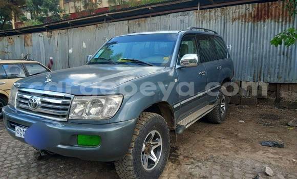 Oofamaa Toyota Land Cruiser Other Makiinaa iti Addis–Ababa keessatti Ethiopia keessatti Oofamaa Toyota Land Cruiser Other Makiinaa iti Addis–Ababa keessatti Ethiopia keessatti