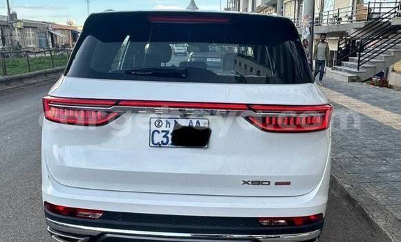 Oofamaa Chery A113 White Makiinaa iti Addis–Ababa keessatti Ethiopia keessatti Oofamaa Chery A113 White Makiinaa iti Addis–Ababa keessatti Ethiopia keessatti